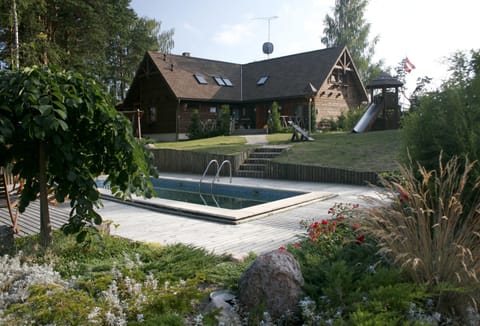 Property building, Garden, Swimming pool