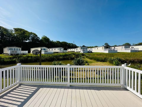 Property building, Balcony/Terrace