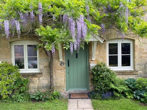 The Bolt Hole, Cotswold Cottage, Moreton-In-Marsh House in Moreton-in-Marsh