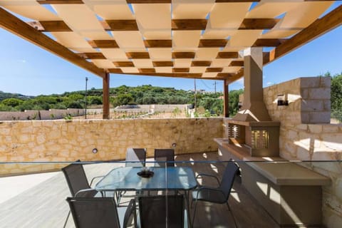 Villa Noboa - Sea View, Spacious And Cozy 5bd Chalet in Almyrida