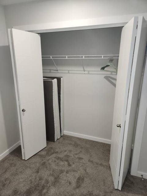 A Modern & Homely 1 BR Suite Condo in Winnipeg