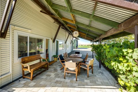 The Barn At 2111- Hastings Holiday Home House in Havelock North