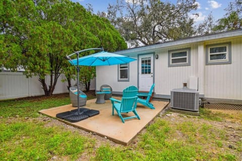 Chic & Cozy 3 Bed/2 Bath House Near Beaches Chalet in Largo