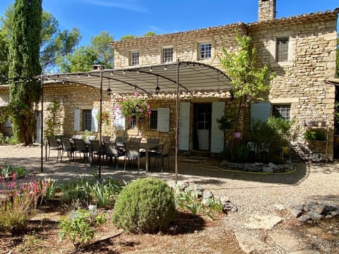 Mas de Veroncle, piscine et quiétude à Gordes House in Gordes