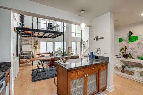 Mid-Century Loft in SoMa - Steps to Caltrain! Apartment in San Francisco