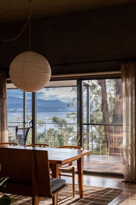 Your Bruny Island Beach Getaway House in Tasmania