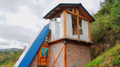 Glamping La Montaña Nature lodge in Tungurahua, Ecuador