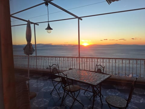 Day, Natural landscape, View (from property/room), Balcony/Terrace, Sea view, Sunrise