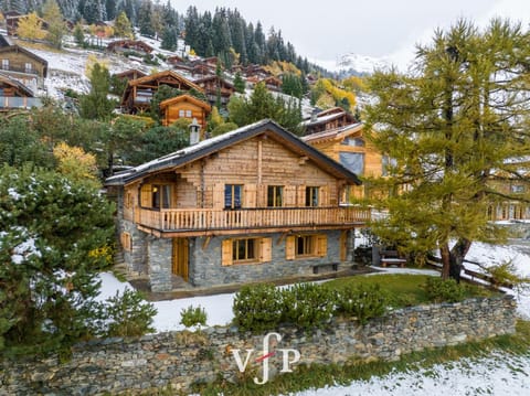 Property building, Bird's eye view, Skiing, Mountain view