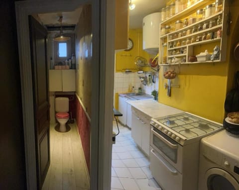 Chambre en appartement - Proche métro 13 et 14 Vacation rental in Saint-Denis, France