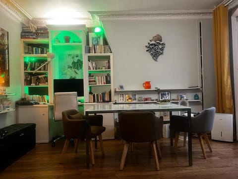 Chambre en appartement - Proche métro 13 et 14 Vacation rental in Saint-Denis, France