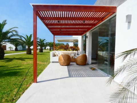 Casa de Playa Deluxe en Condominio Playa Coral House in Asia