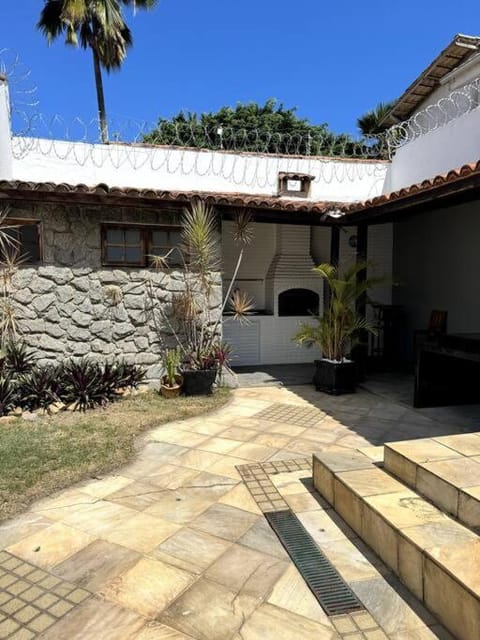 Casa com Piscina ao lado do Shopping House in São Pedro da Aldeia