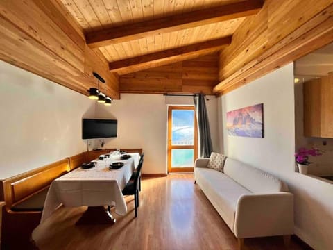 Communal lounge/ TV room, Living room, Seating area