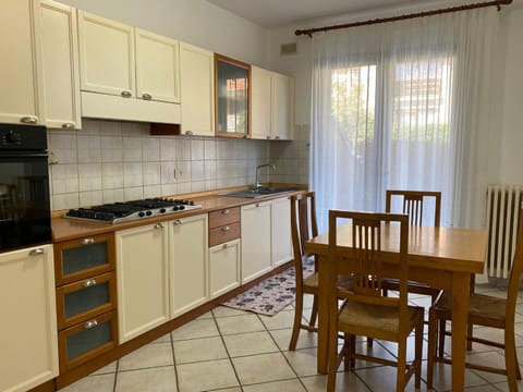 Kitchen or kitchenette, dishwasher, pet friendly