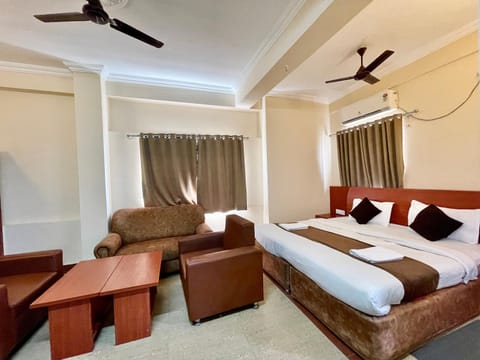 Hotel Subham Beach inn ! PURI near-sea-beach-and-temple fully-air-conditioned-hotel with-lift-and-parking-facility Hôtel in Puri