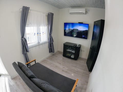 TV and multimedia, Living room, air conditioner