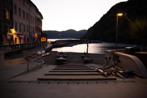 The Vernazza Main Plaza - Rooms & Apartment Bed and Breakfast in Vernazza