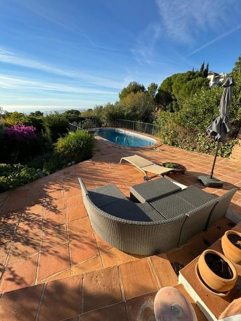 Villa in Mijas Pueblo with private pool and sea views with 4 bedrooms Maison in Mijas