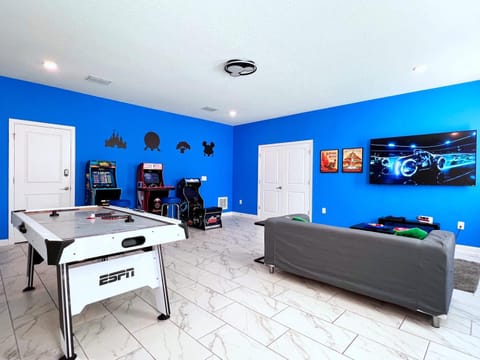 Stunning 9 Bed Pool Home with Game Room-811SS House in Four Corners