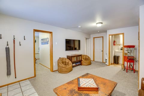 Cozy Ouray Apartment, Steps to Riverwalk Trail! Appartement in Ouray