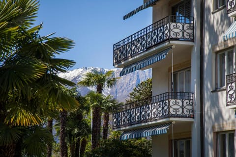 Balcony/Terrace, Area and facilities