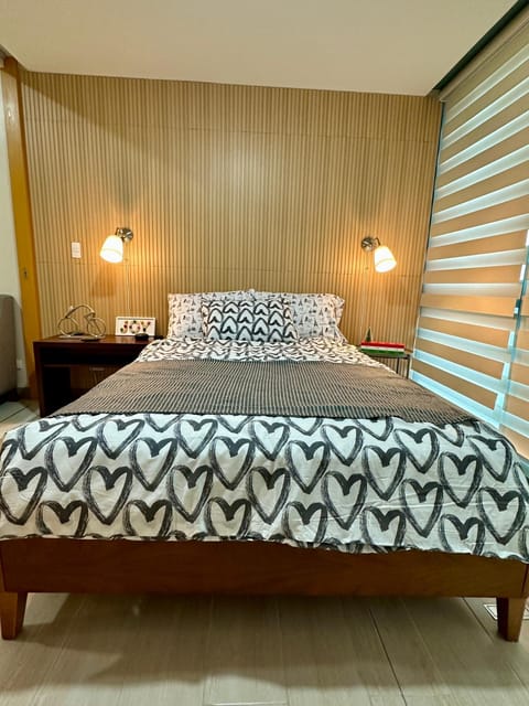 1 BR Uptown BGC Cozy Condo Netflix 200Mb Wi-Fi Appartement in Taguig