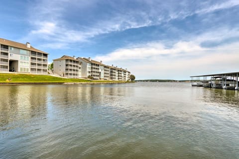 Lake of the Ozarks Condo with Community Pools Eigentumswohnung in Village Four Seasons