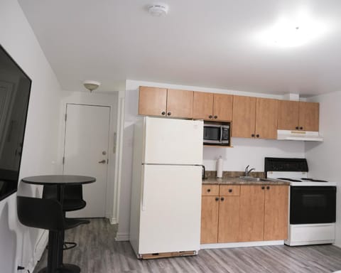 Studio apartment with 1 bed - 242 Condo in Montreal
