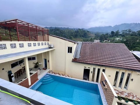 Property building, Day, Natural landscape, View (from property/room), Balcony/Terrace, Mountain view, Pool view, Swimming pool