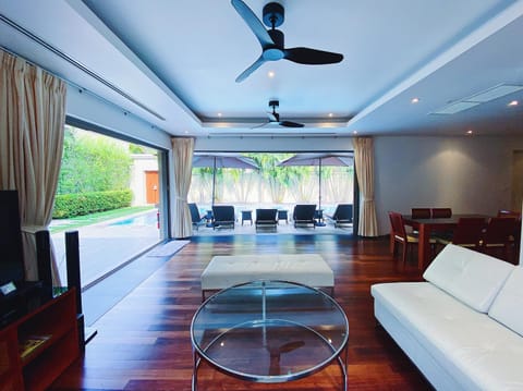 Beautiful 3br 380sqm Pool Villa Walk To Bangtao Beach and Catch club Chalet in Choeng Thale