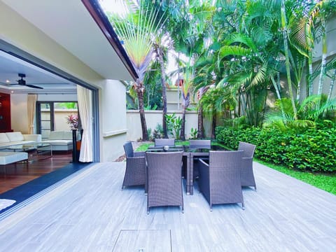 Beautiful 3br 380sqm Pool Villa Walk To Bangtao Beach and Catch club Chalet in Choeng Thale