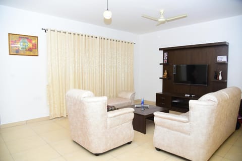 Beautiful Private Room in villa Vacation rental in Bengaluru