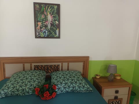 Lovely FLowers in Mount Lavinia Bed and Breakfast in Dehiwala-Mount Lavinia