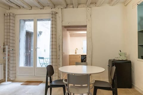 Duplex avec patio - Quartier historique Apartment in Moulins