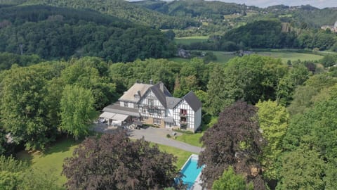 Bird's eye view, Swimming pool