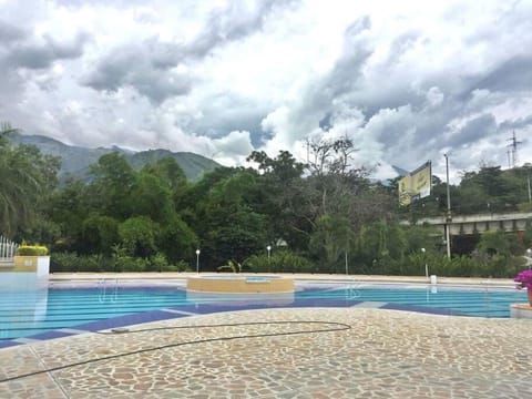 Hermosa casa con piscinas - CIUDADELA PREMIUM - San Jerónimo Antioquia Condo in San Jerónimo