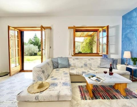 Sani Olive Grove Gem - The Ultimate Sunny Getaway House in Halkidiki