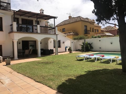 Garden, Garden, Balcony/Terrace, Pool view