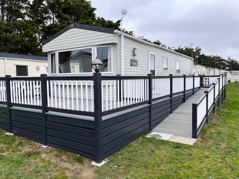 Property building, Balcony/Terrace