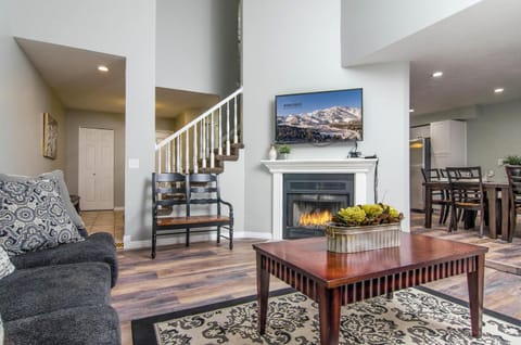 Oaks at Wasatch in Salt Lake with Private Hot Tub House in Cottonwood Heights