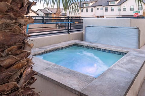 O-31| Pool Palace * Heated Private Pool * Hot Tub * Pet Ok * Fire Pit House in Santa Clara