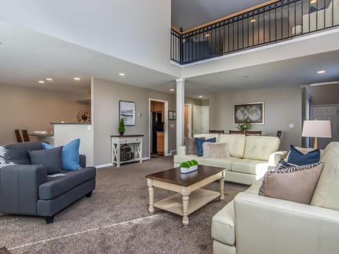 Union Meadows in Salt Lake with Private Hot Tub and Park House in Midvale