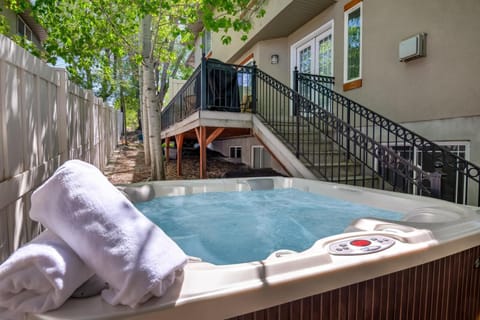 Union Gateway in Prime Salt Lake Location with Hot Tub Maison in Midvale