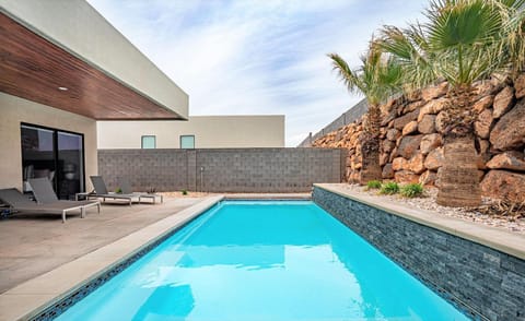 Pecan Valley Modern Poolhouse in Hurricane near Sand Hollow House in Hurricane