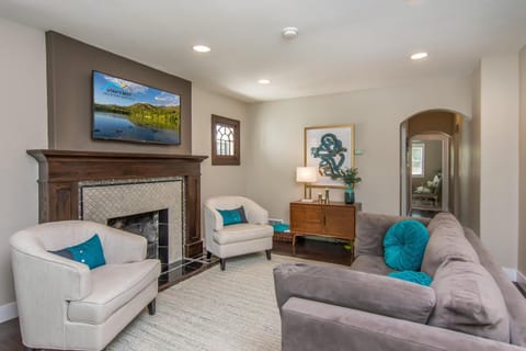 Wasatch Hollow Cottage in Salt Lake with Fire Pit and Park House in Salt Lake City