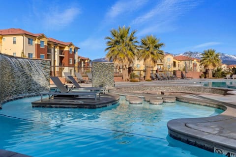 Zion Village Poolhouse in Hurricane with Pool and Hot Tub House in Hurricane