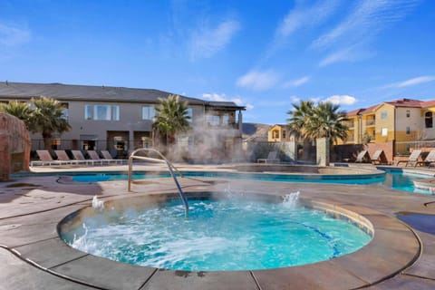 Zion Village Poolhouse in Hurricane with Pool and Hot Tub House in Hurricane