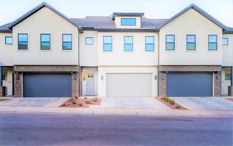 29 | Vista House in Ocotillo Springs with Private Spa and Views House in Santa Clara