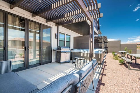 50-51| 2 Homes Together in St. George with Private Hot Tub House in Santa Clara